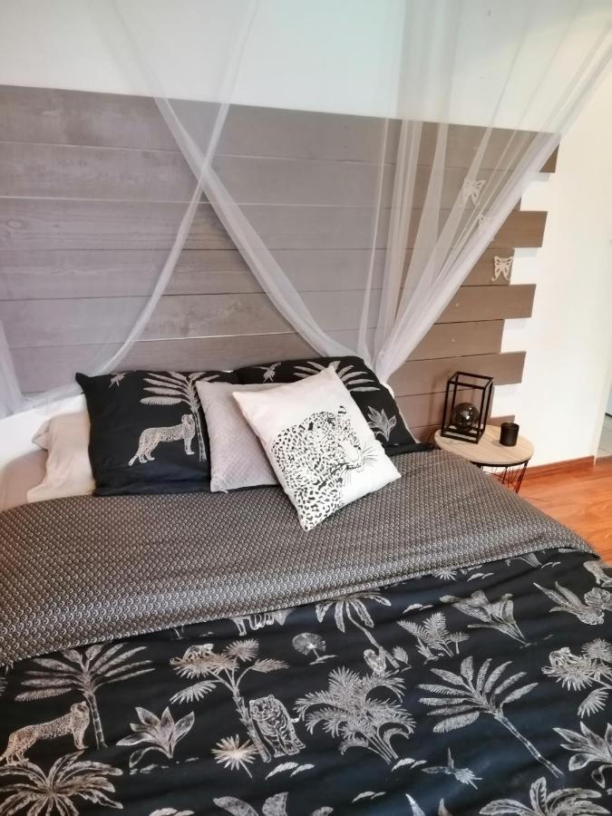 Bed and Breakfast Les Bichettes Mortagne-sur-Sevre Esterno foto
