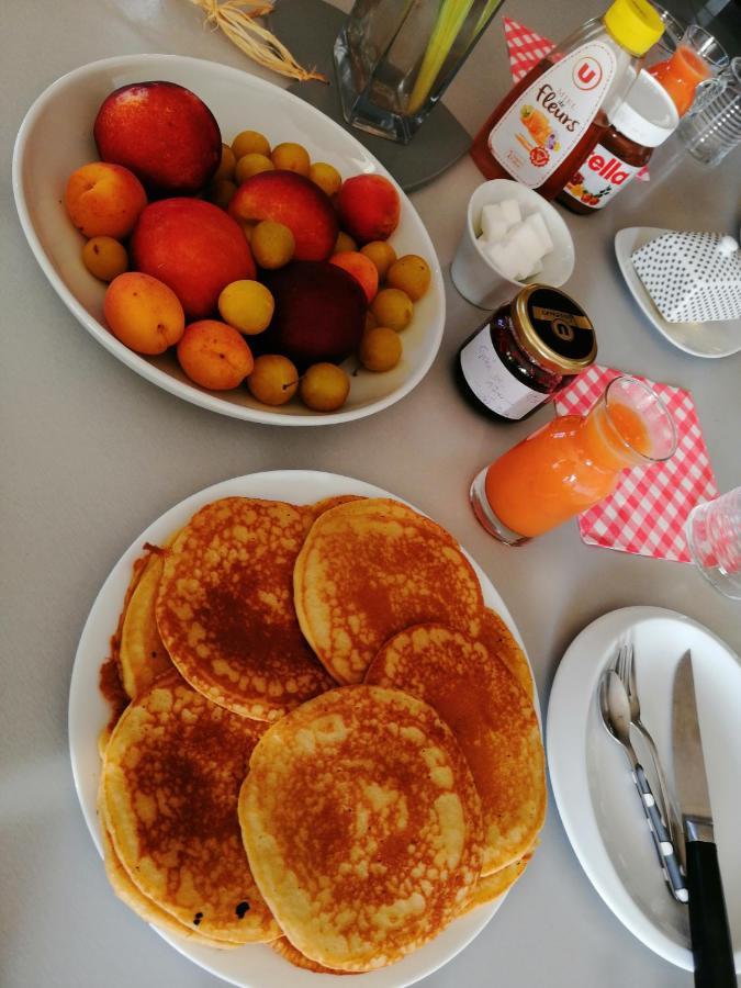 Bed and Breakfast Les Bichettes Mortagne-sur-Sevre Esterno foto