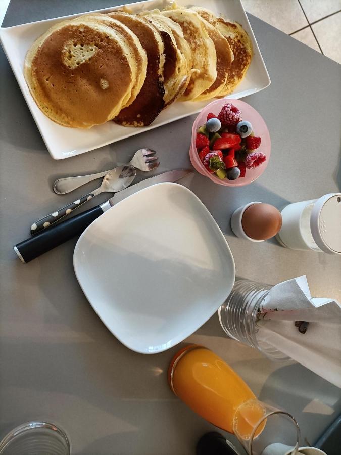 Bed and Breakfast Les Bichettes Mortagne-sur-Sevre Esterno foto