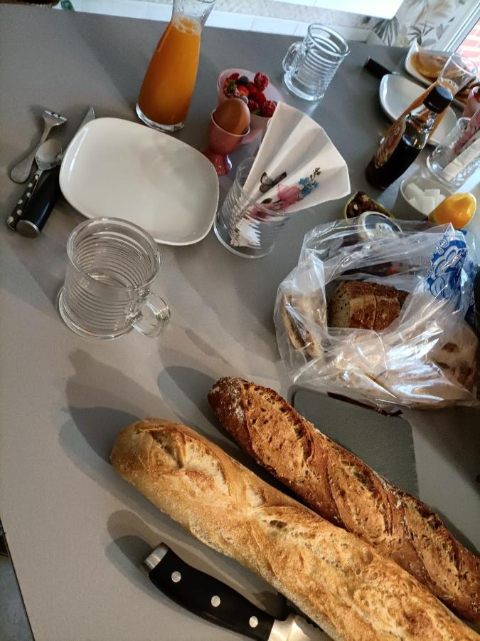 Bed and Breakfast Les Bichettes Mortagne-sur-Sevre Esterno foto